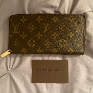 BRAND NEW Louis Vuitton dark brown wallet.